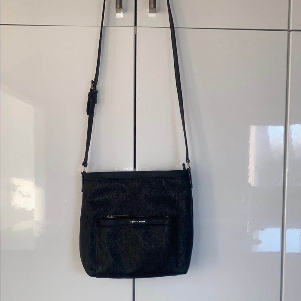 MICHAEL Michael Kors Black and Gray Crossbody Bag with Textured Finish